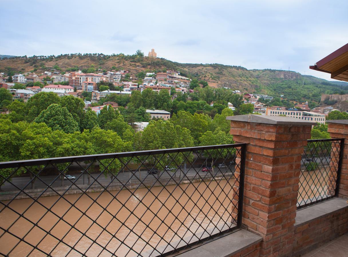 Metekhi Ubani'S Guesthouse Tbilisi Exterior photo