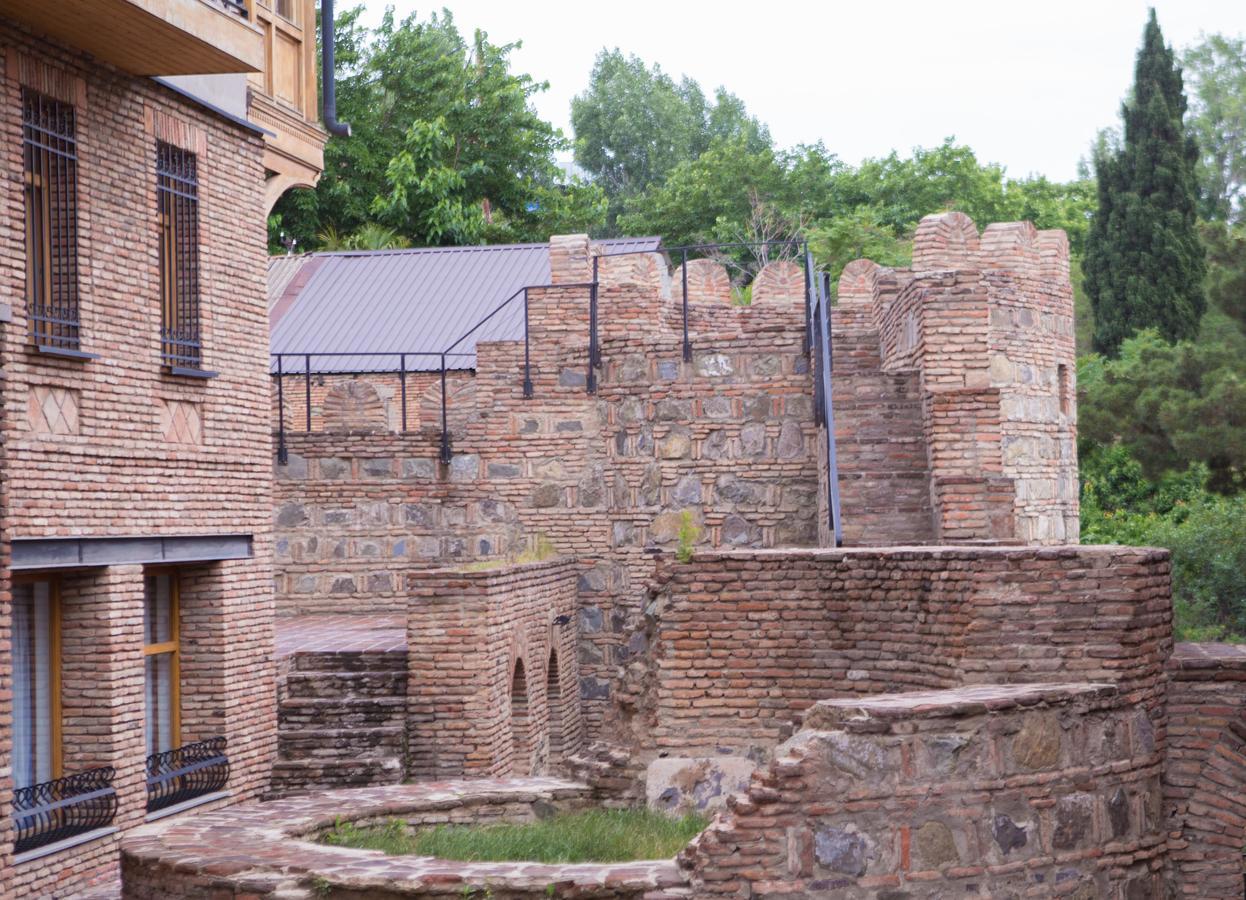 Metekhi Ubani'S Guesthouse Tbilisi Exterior photo